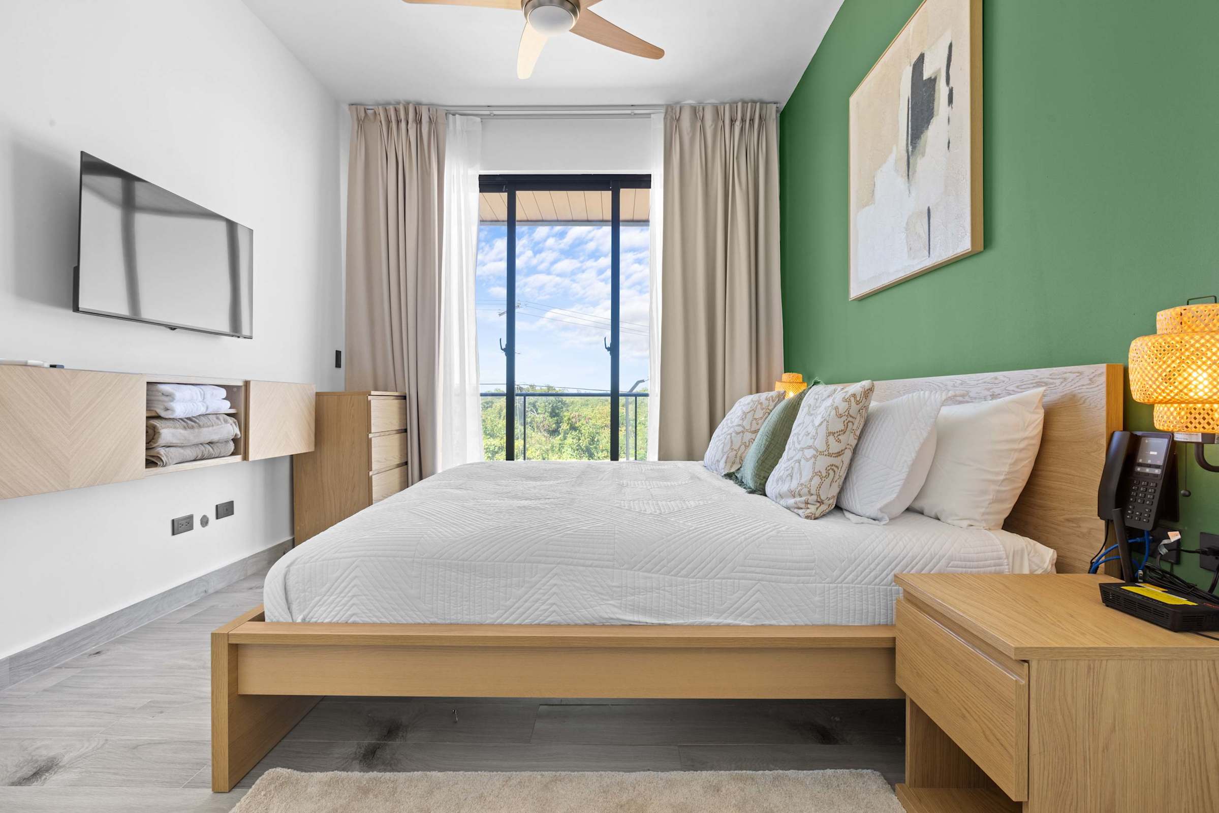 Stylish 1BR Apartment the Towers