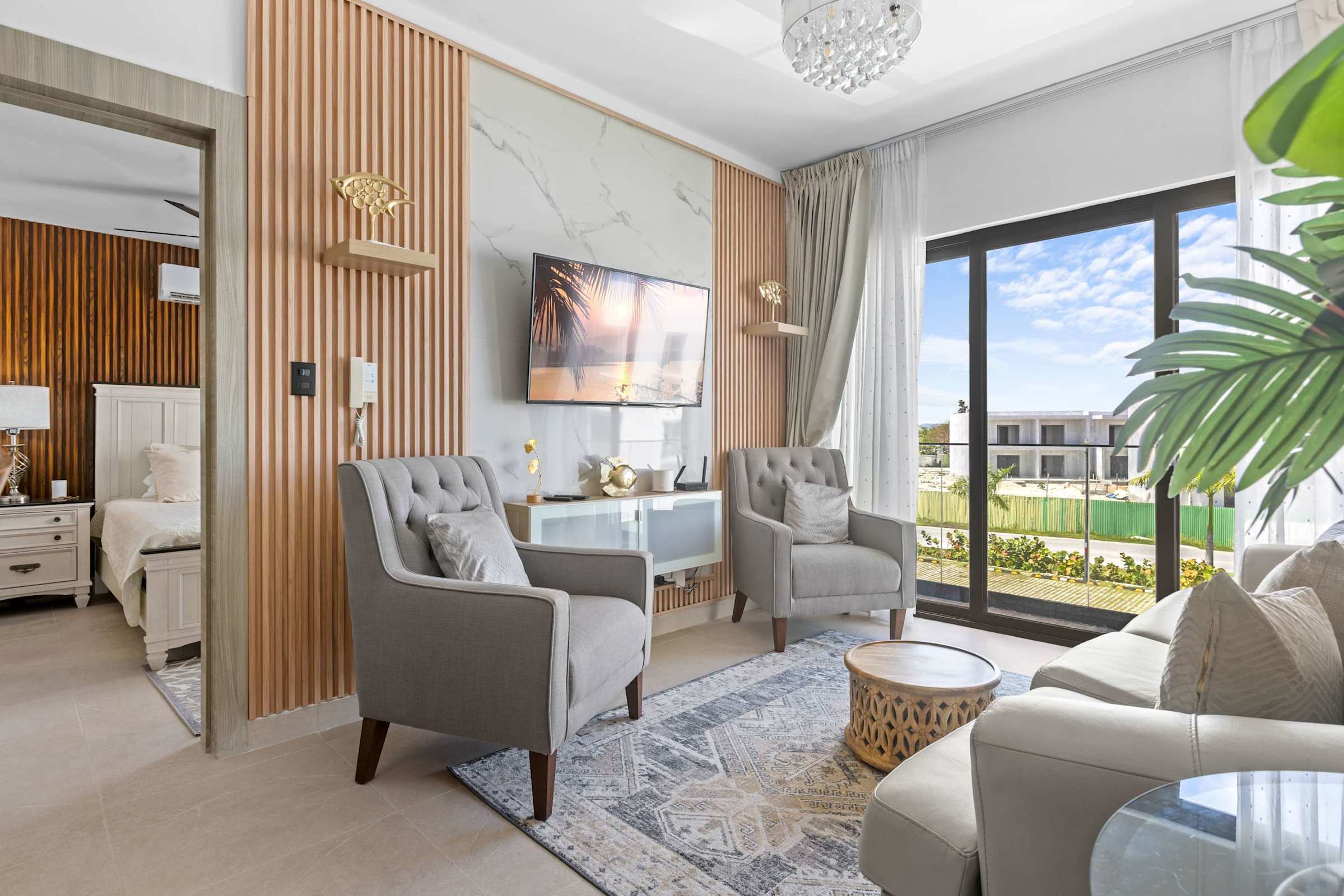 Modern 2BR with Rooftop Jacuzzi